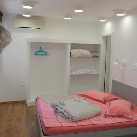 Vicencin Place Downtown Studio Apartments 시베니크 외부 사진