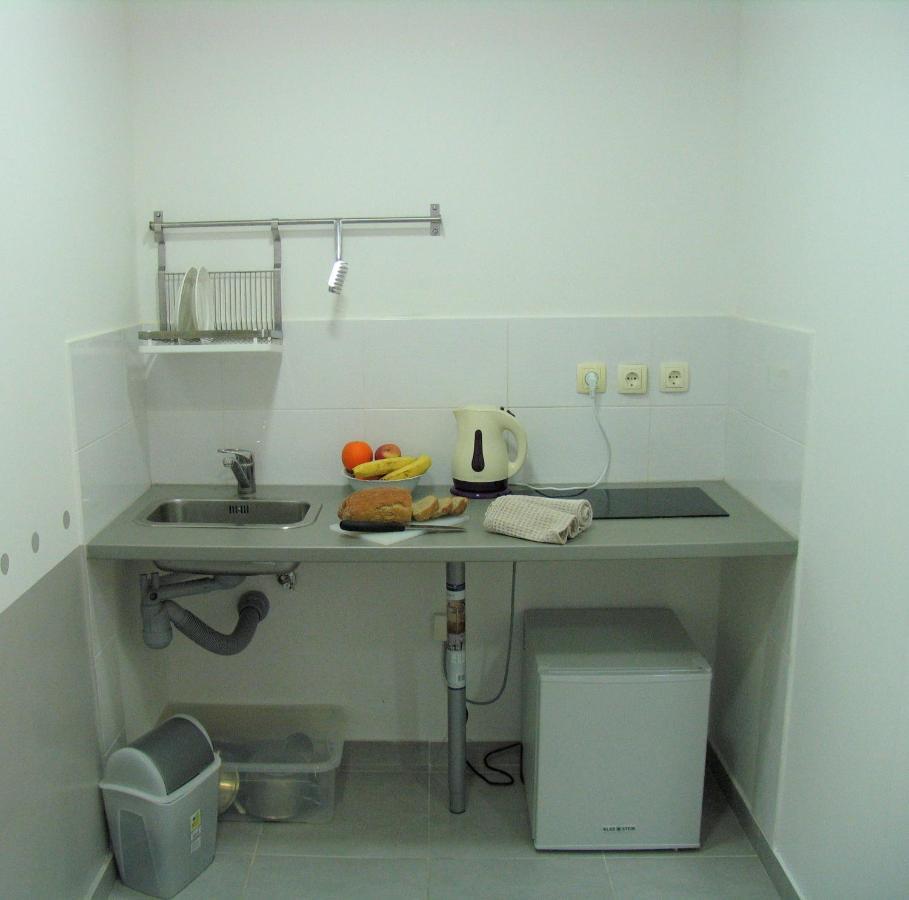 Vicencin Place Downtown Studio Apartments 시베니크 외부 사진